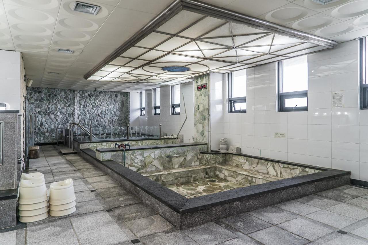 Namhae Sports Park Hotel Ngoại thất bức ảnh